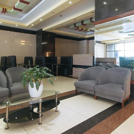 קואזון סיטי Reddoorz At Winter Hotel Araneta מראה חיצוני תמונה