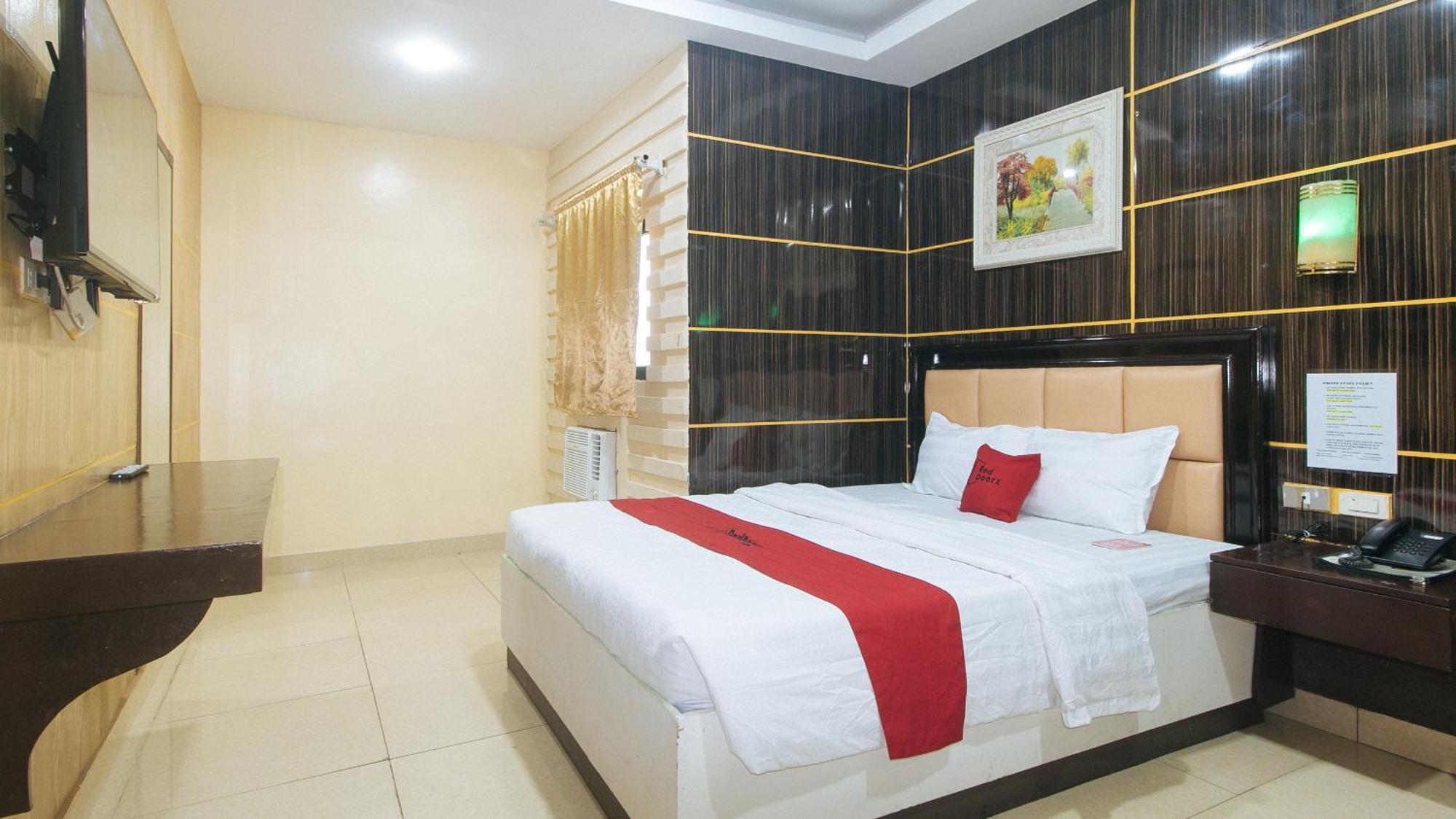 קואזון סיטי Reddoorz At Winter Hotel Araneta מראה חיצוני תמונה