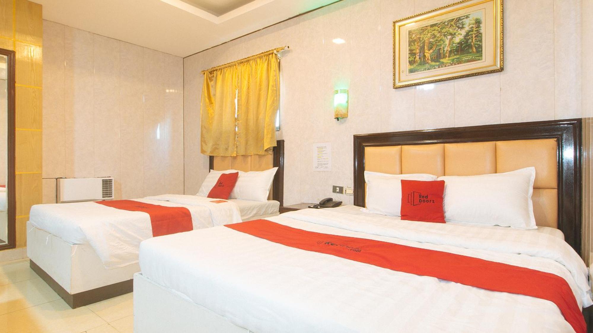 קואזון סיטי Reddoorz At Winter Hotel Araneta מראה חיצוני תמונה