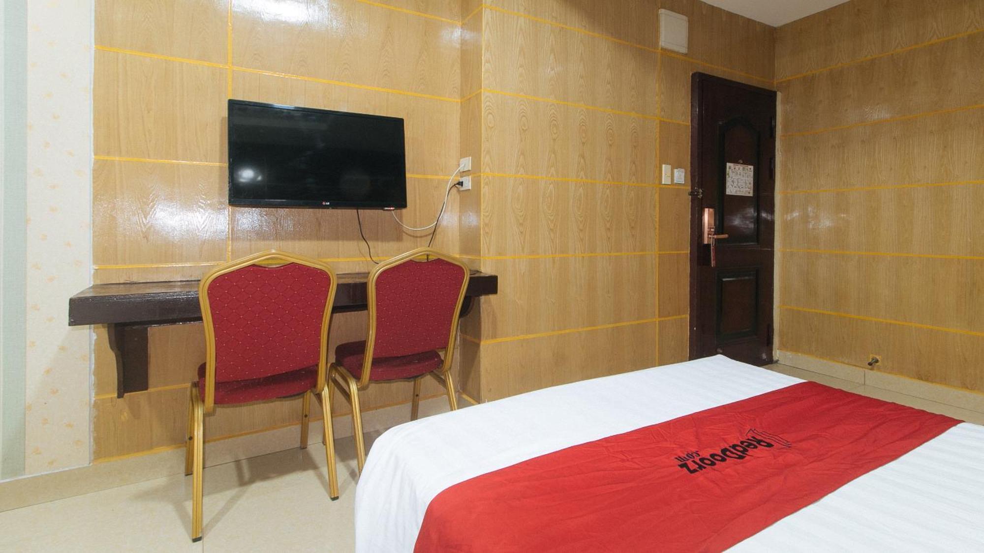 קואזון סיטי Reddoorz At Winter Hotel Araneta מראה חיצוני תמונה