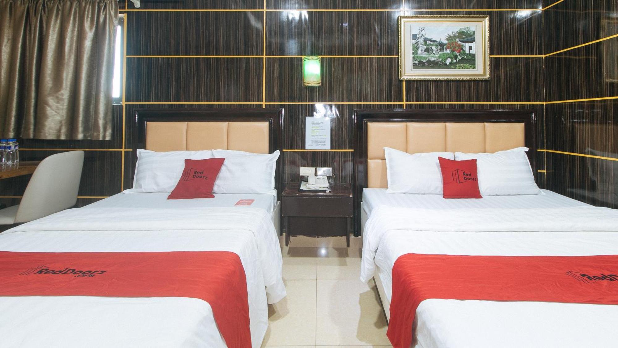 קואזון סיטי Reddoorz At Winter Hotel Araneta מראה חיצוני תמונה