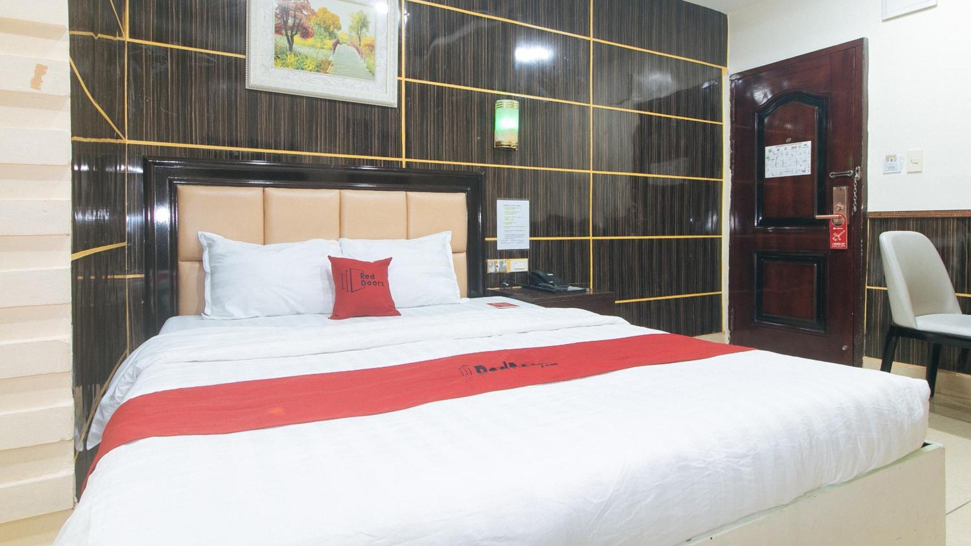 קואזון סיטי Reddoorz At Winter Hotel Araneta מראה חיצוני תמונה