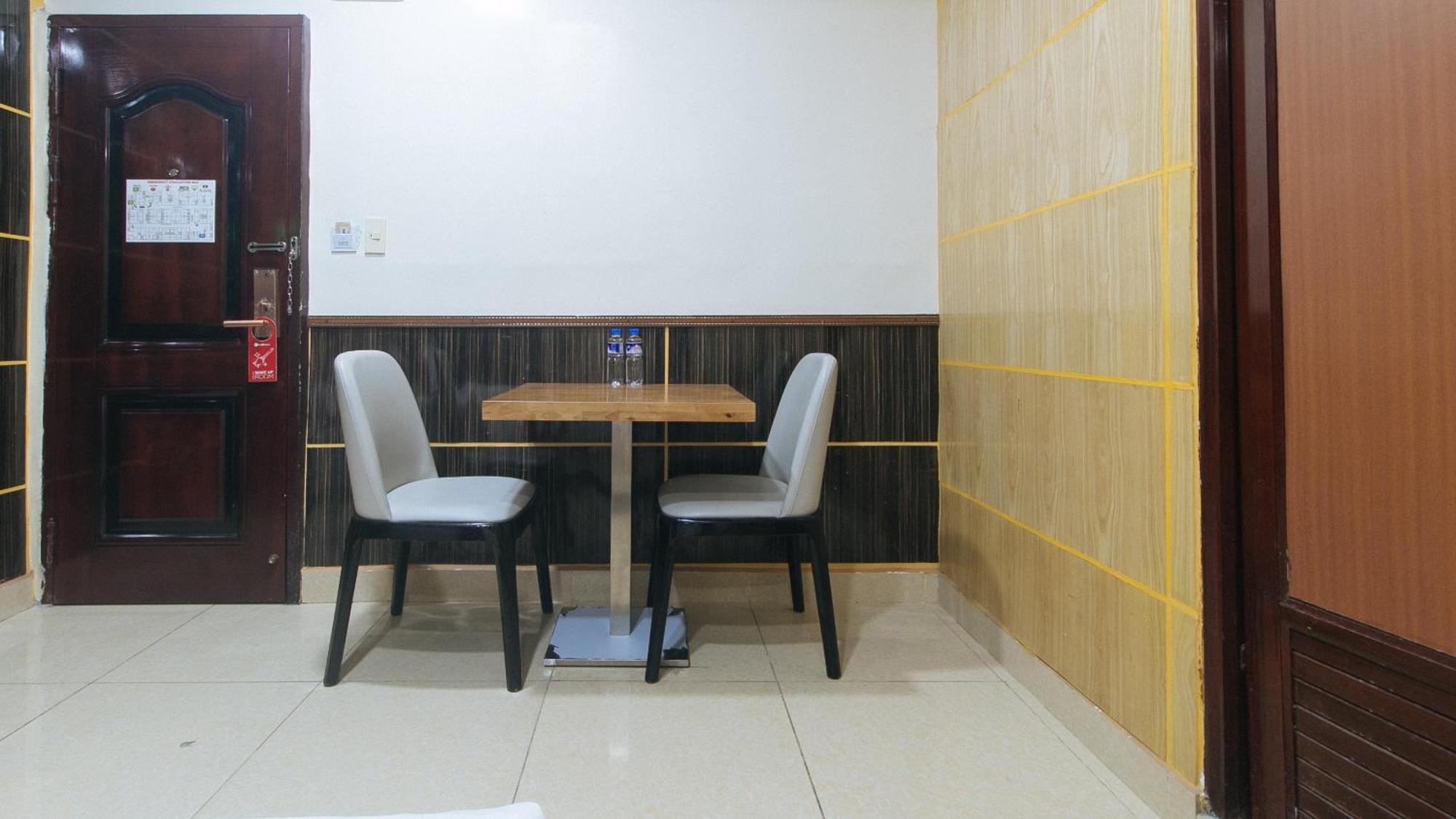 קואזון סיטי Reddoorz At Winter Hotel Araneta מראה חיצוני תמונה