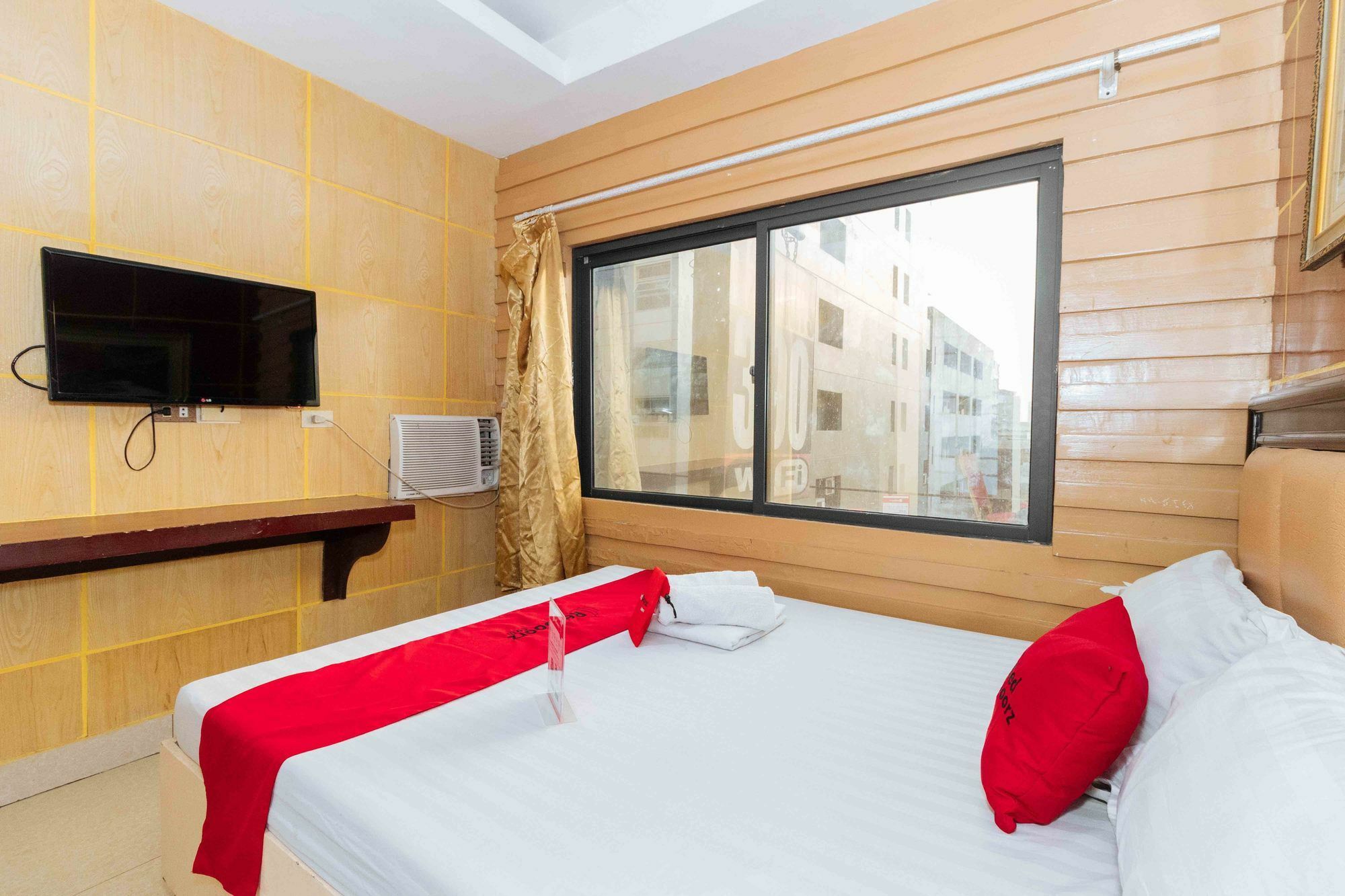 קואזון סיטי Reddoorz At Winter Hotel Araneta מראה חיצוני תמונה
