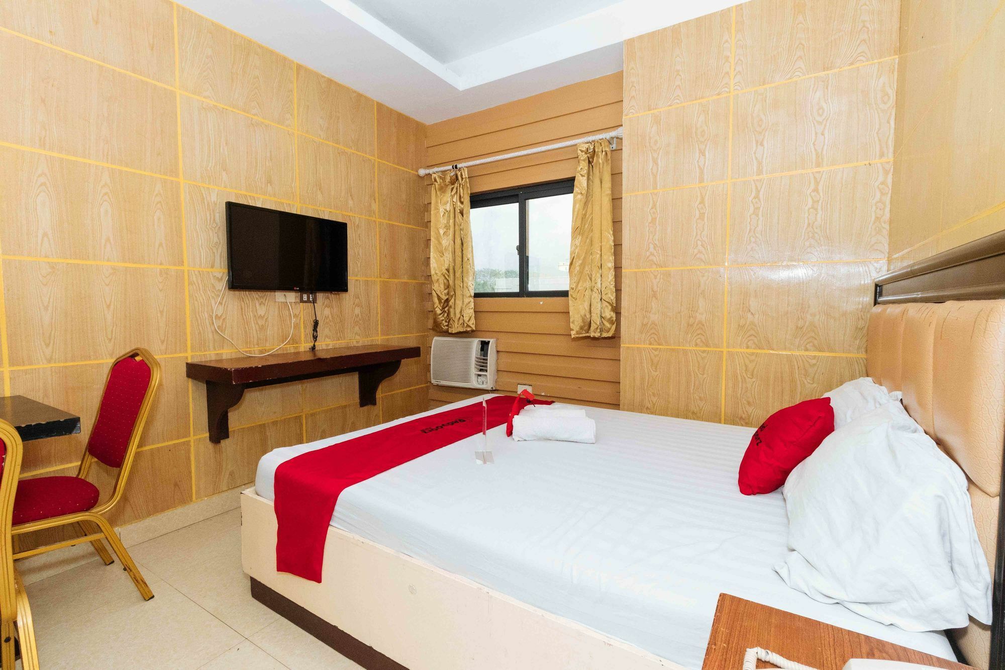 קואזון סיטי Reddoorz At Winter Hotel Araneta מראה חיצוני תמונה