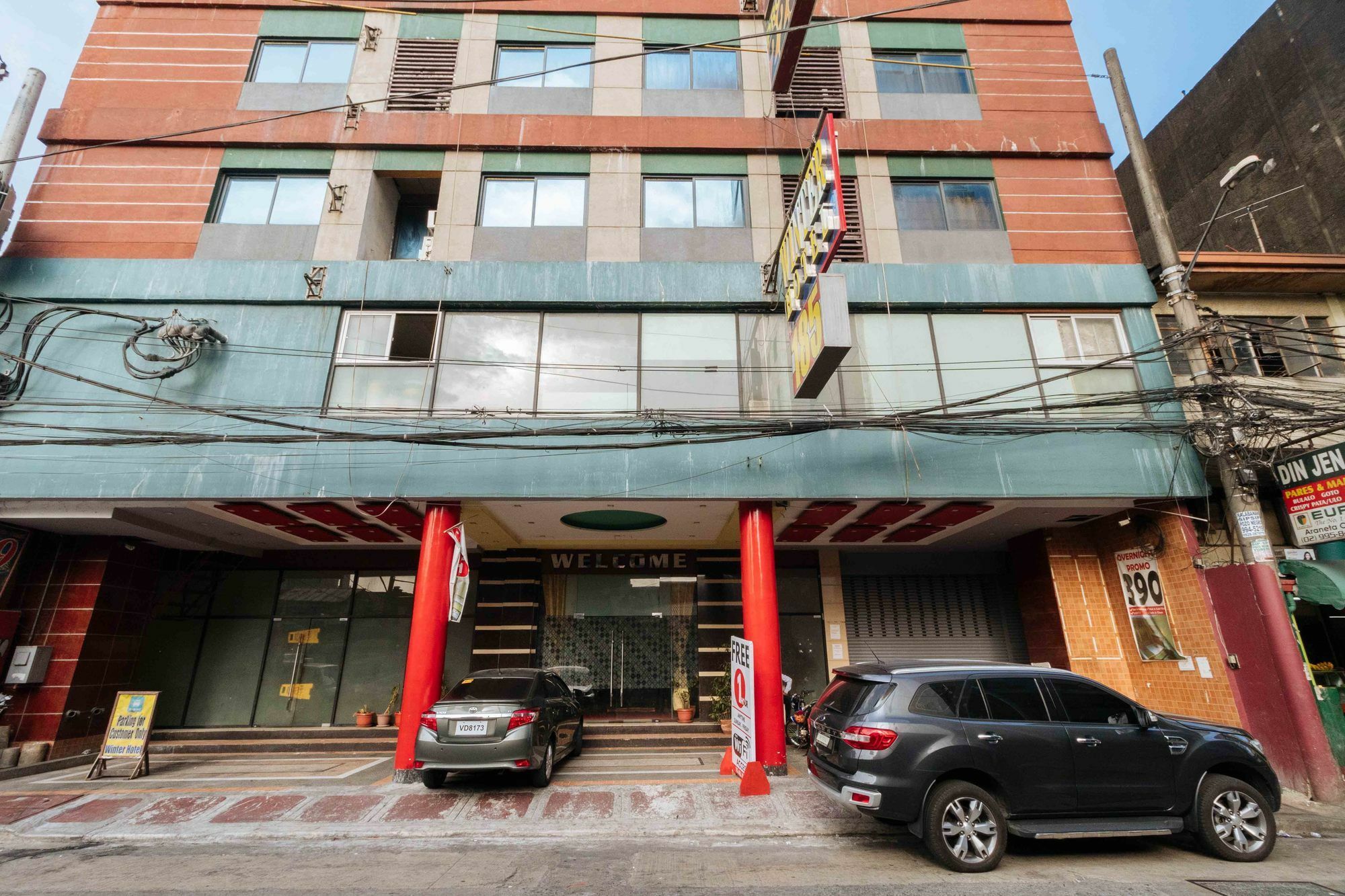 קואזון סיטי Reddoorz At Winter Hotel Araneta מראה חיצוני תמונה